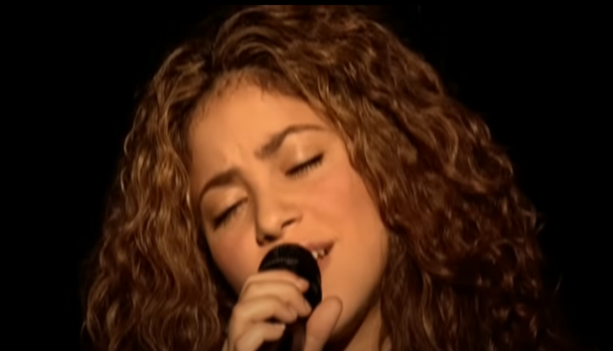 Antología de Shakira, de que trata la cancion y a quien va dirigida